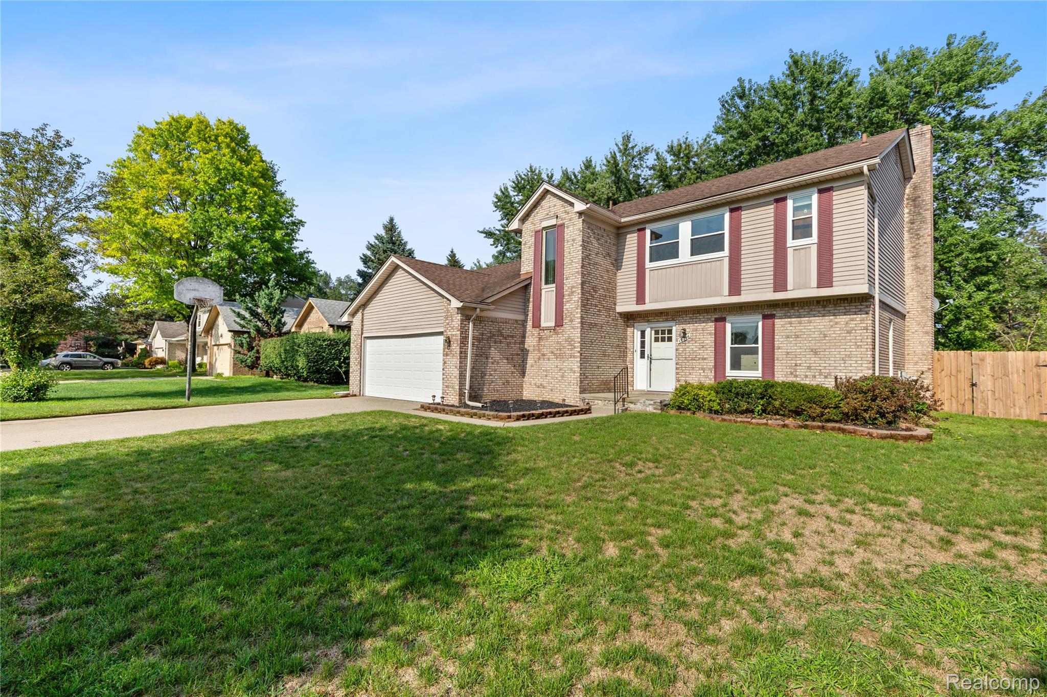 19296 Shadyside Street