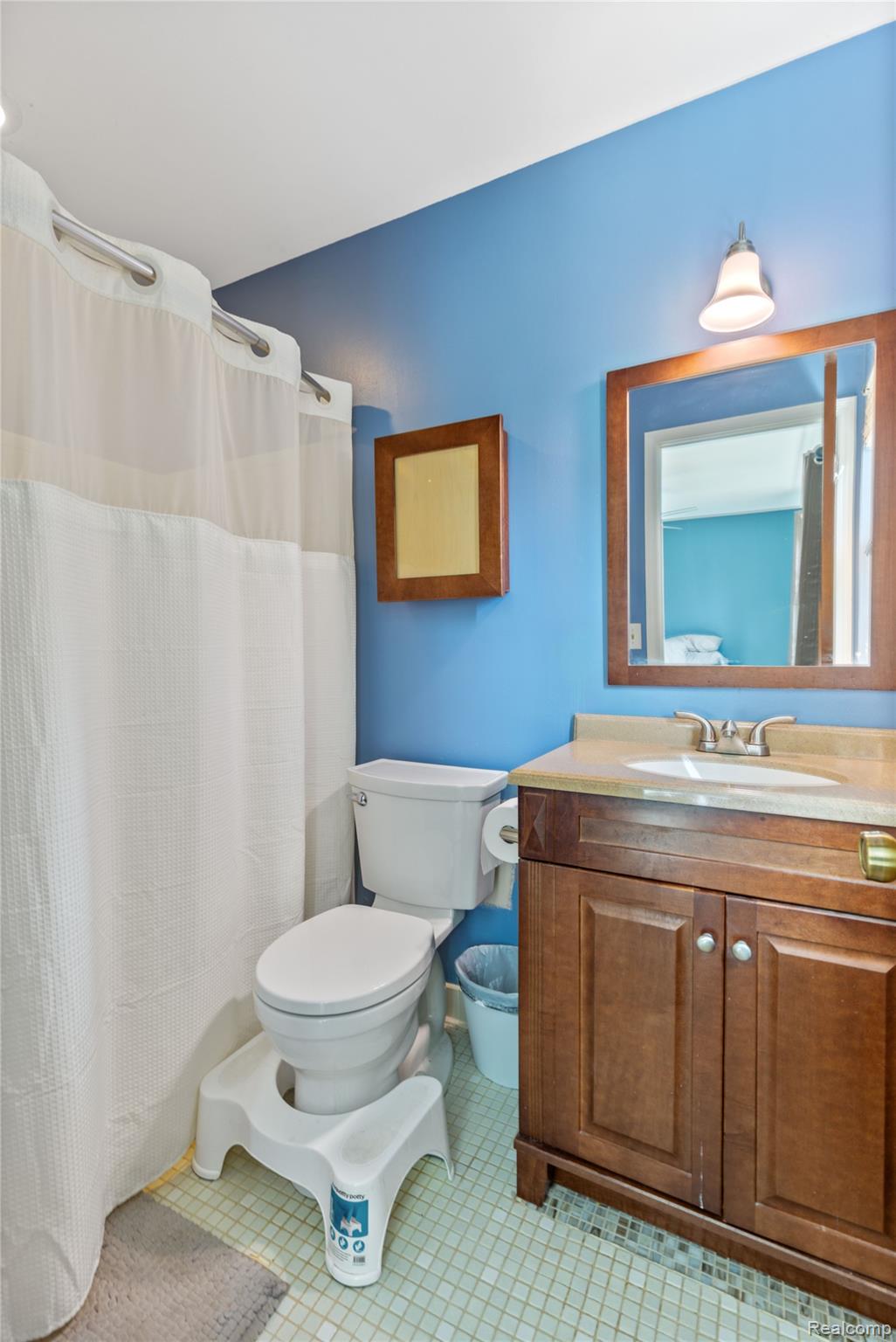 19296 Shadyside Street