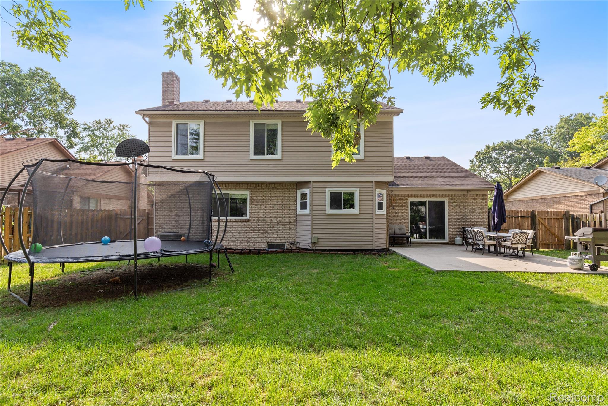 19296 Shadyside Street