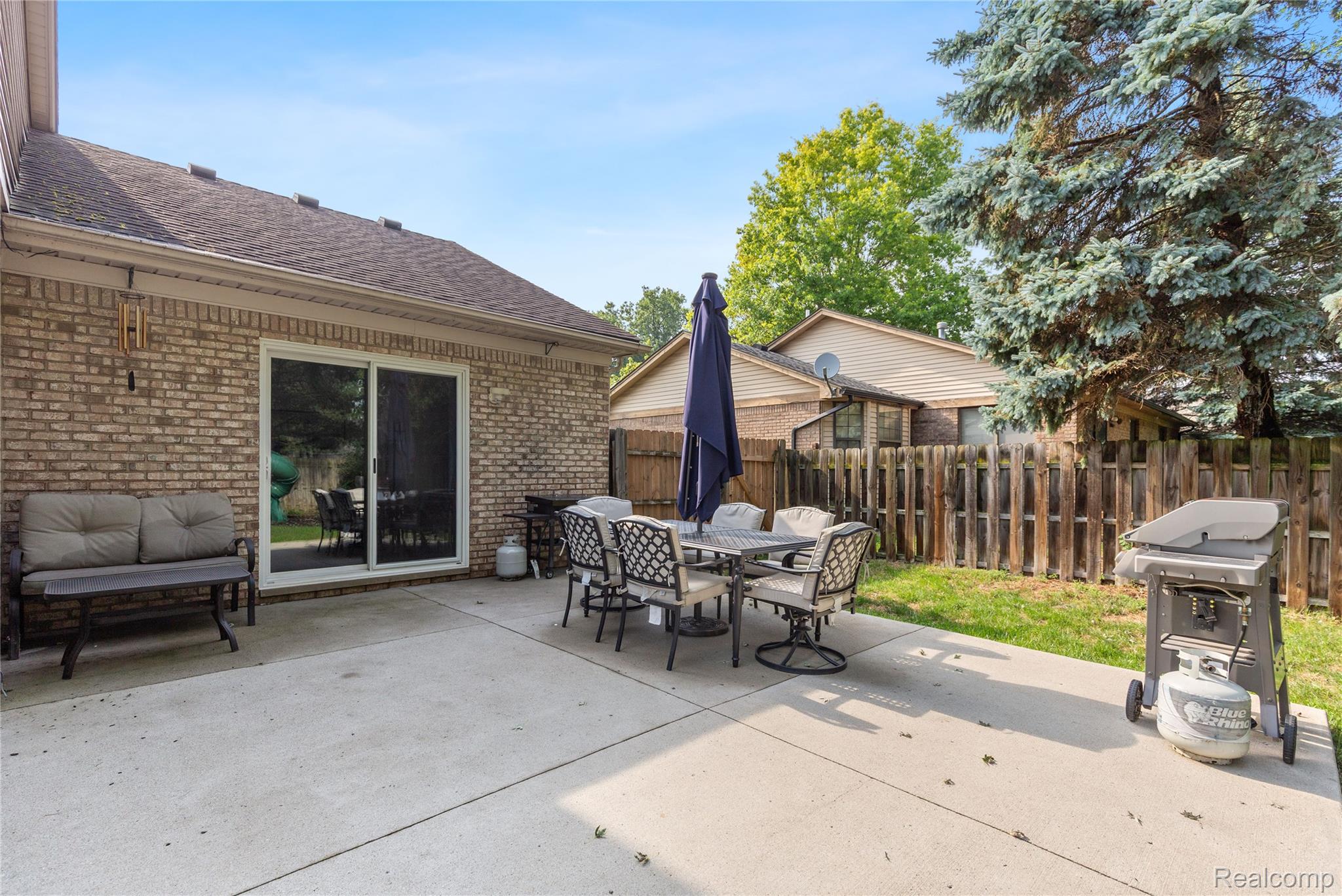 19296 Shadyside Street