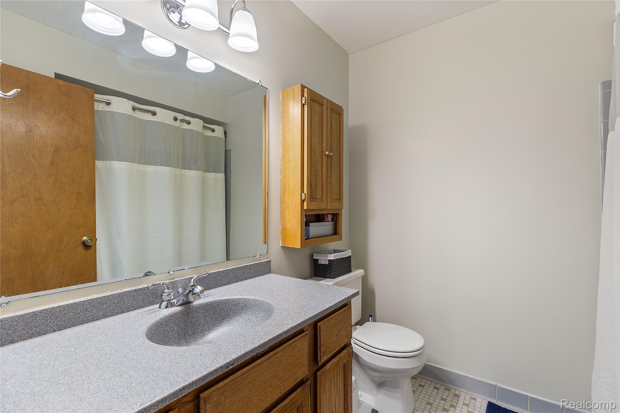 19296 Shadyside Street