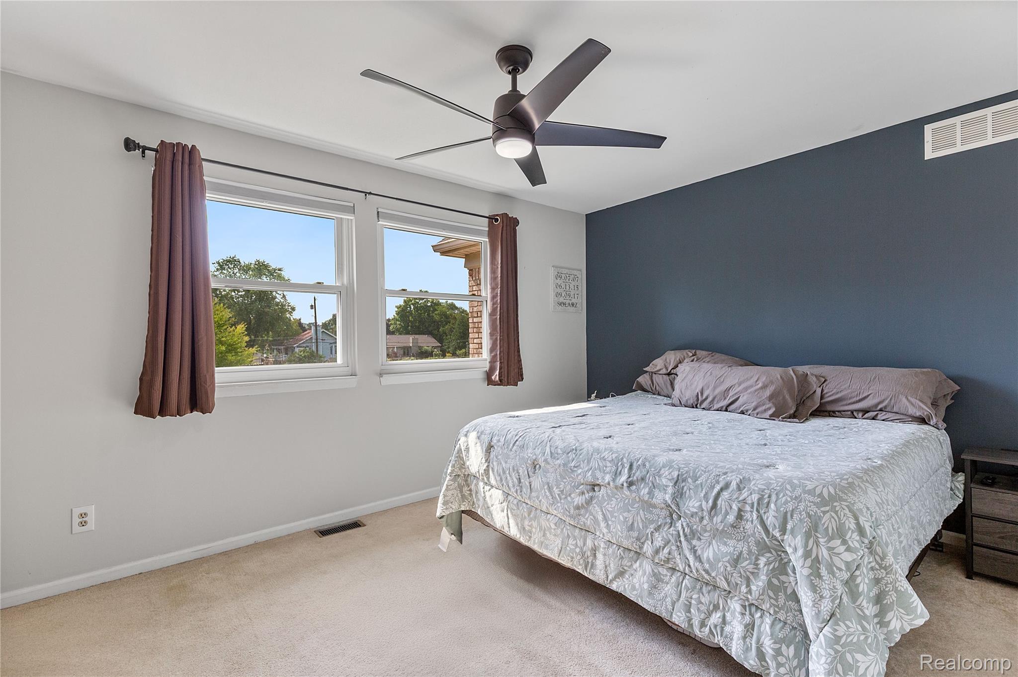 19296 Shadyside Street