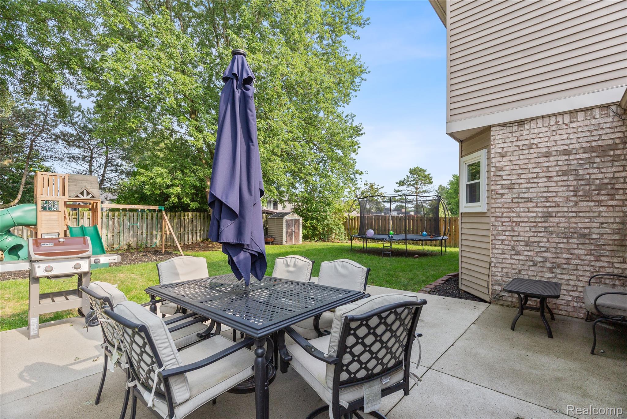 19296 Shadyside Street