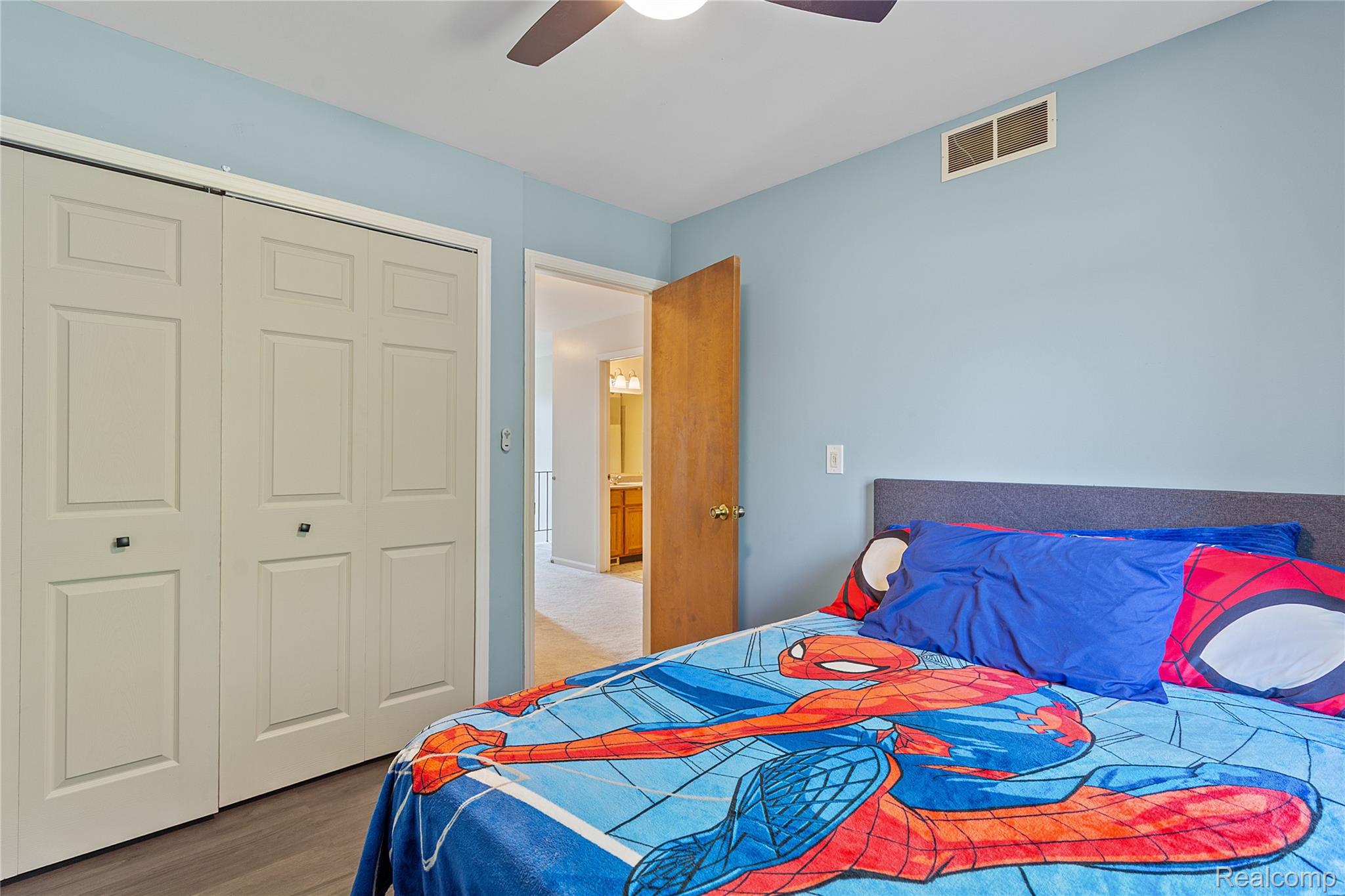 19296 Shadyside Street