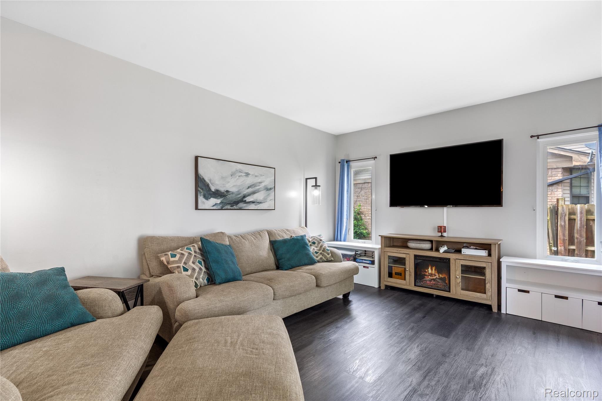 19296 Shadyside Street