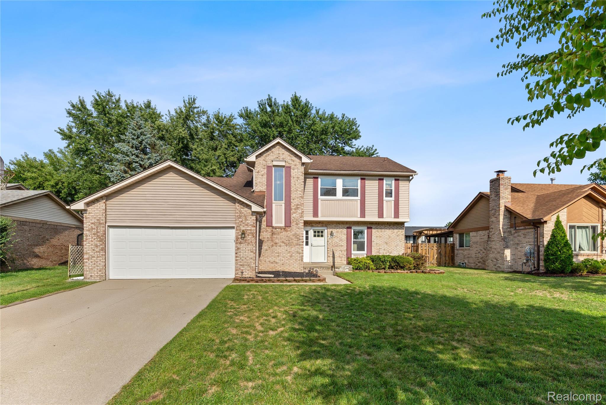 19296 Shadyside Street