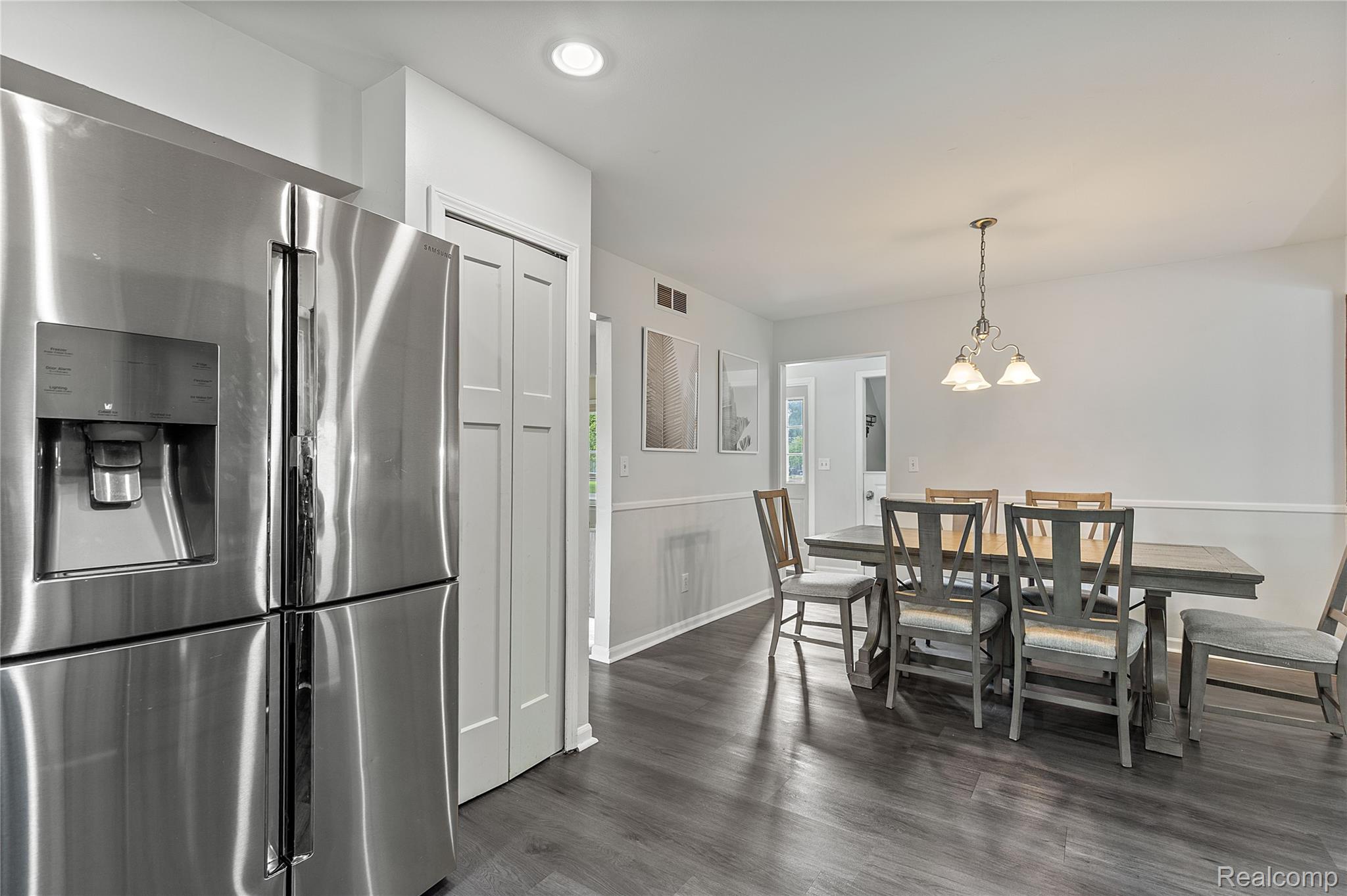 19296 Shadyside Street