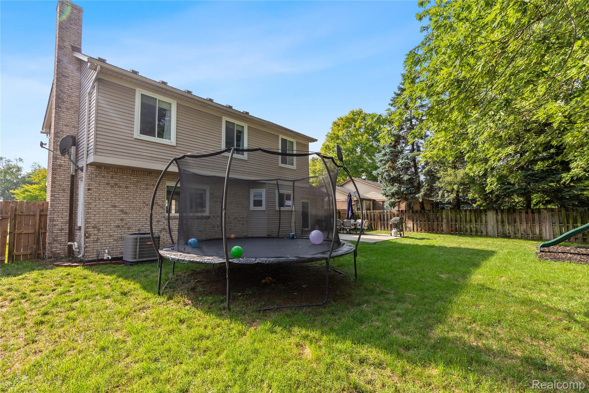 19296 Shadyside Street