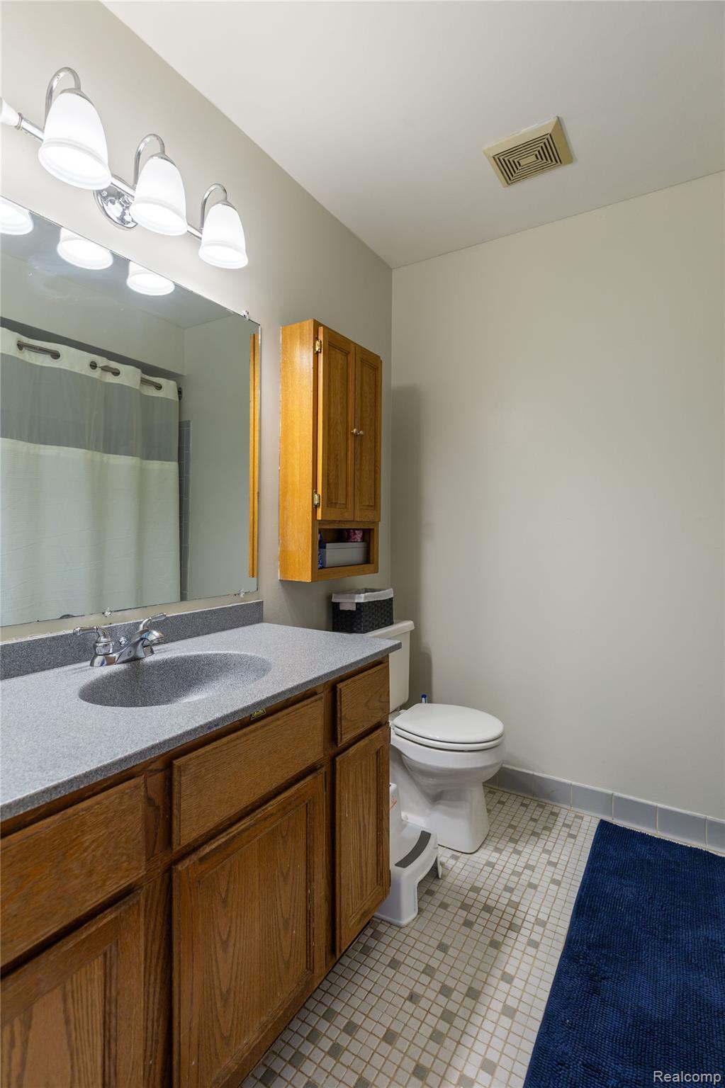 19296 Shadyside Street