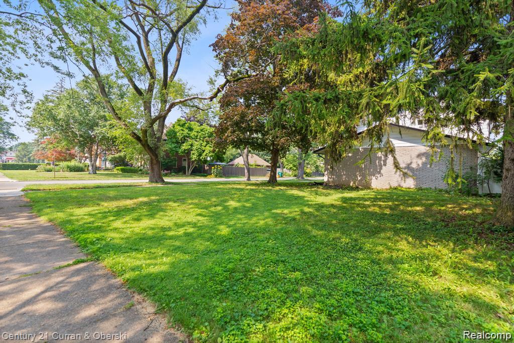 1386 Three Mile Drive