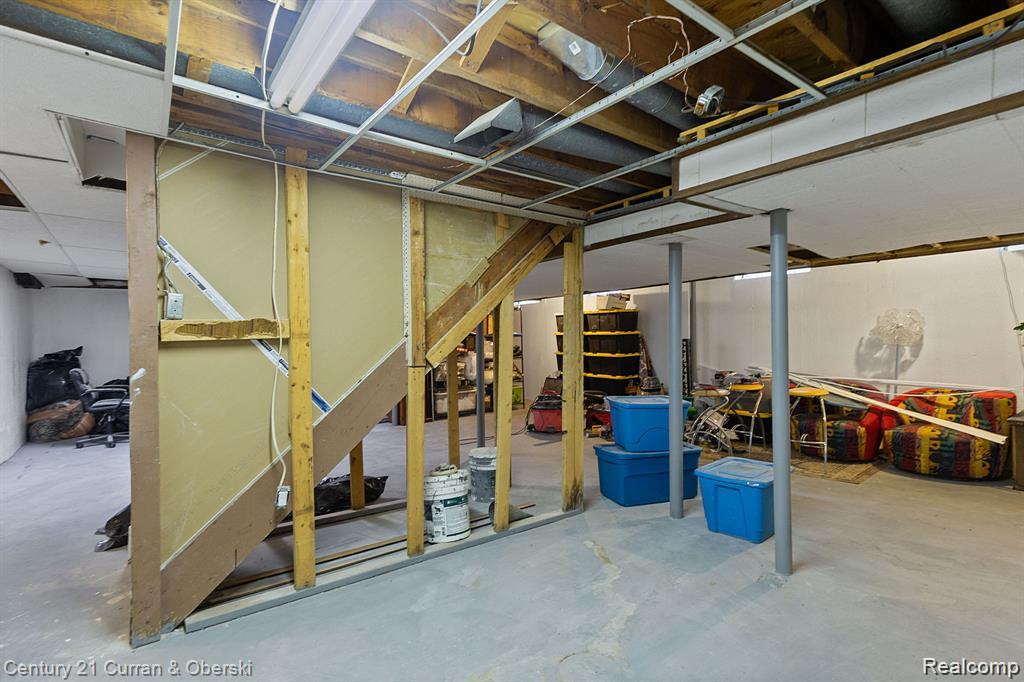 1386 Three Mile Drive