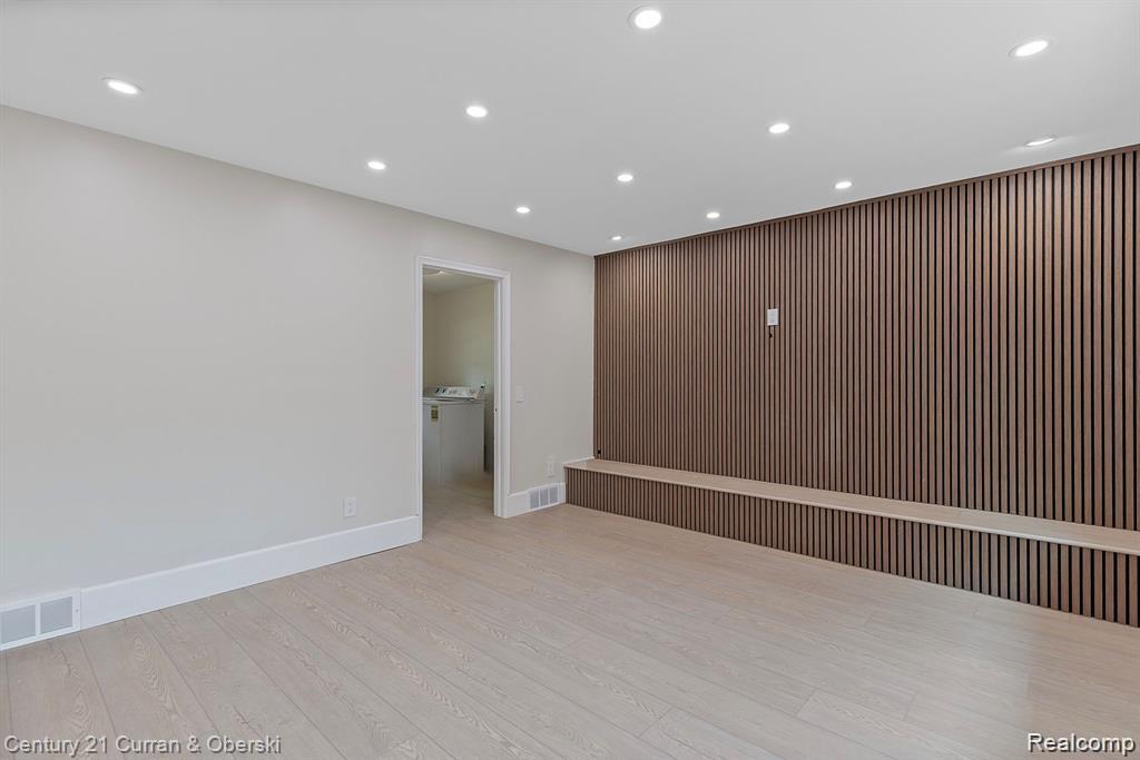 1386 Three Mile Drive