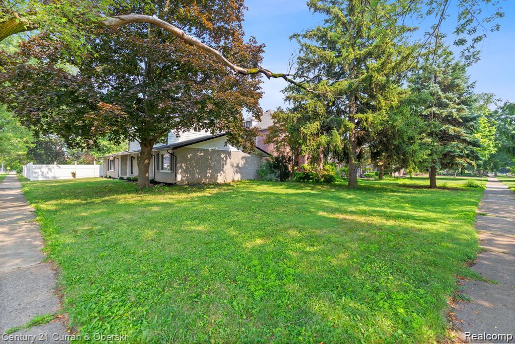 1386 Three Mile Drive