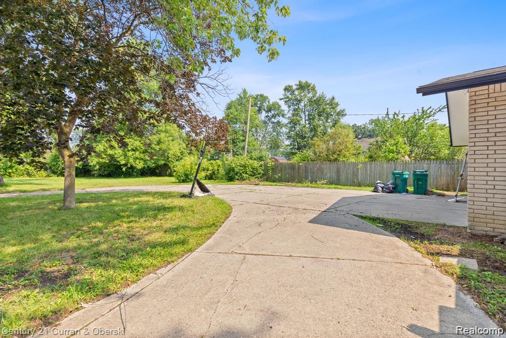 1386 Three Mile Drive