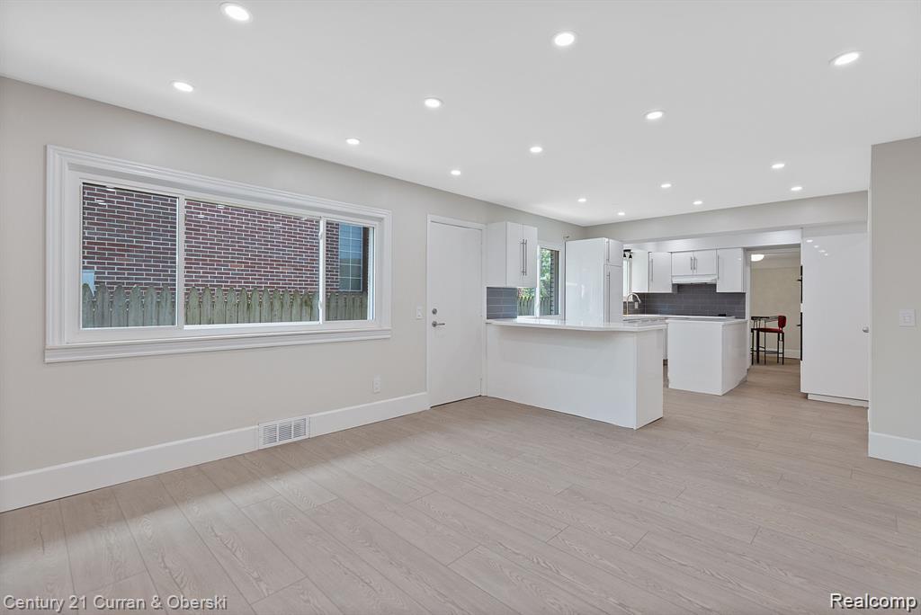 1386 Three Mile Drive