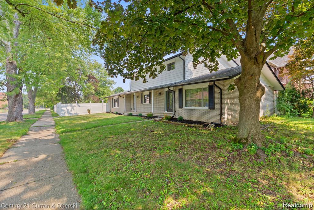 1386 Three Mile Drive