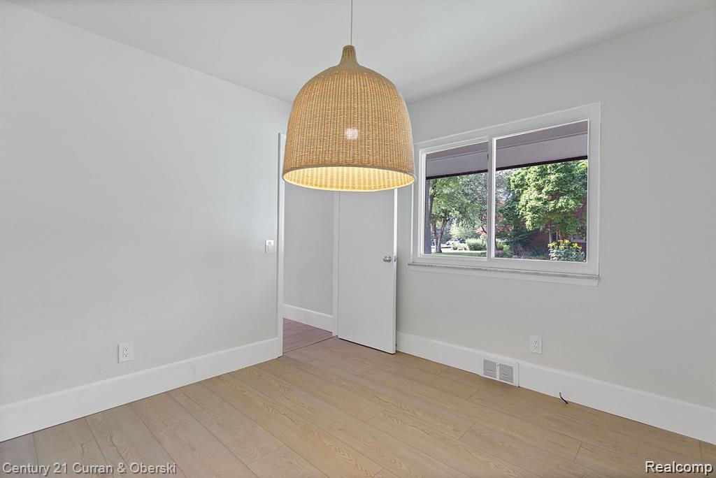 1386 Three Mile Drive