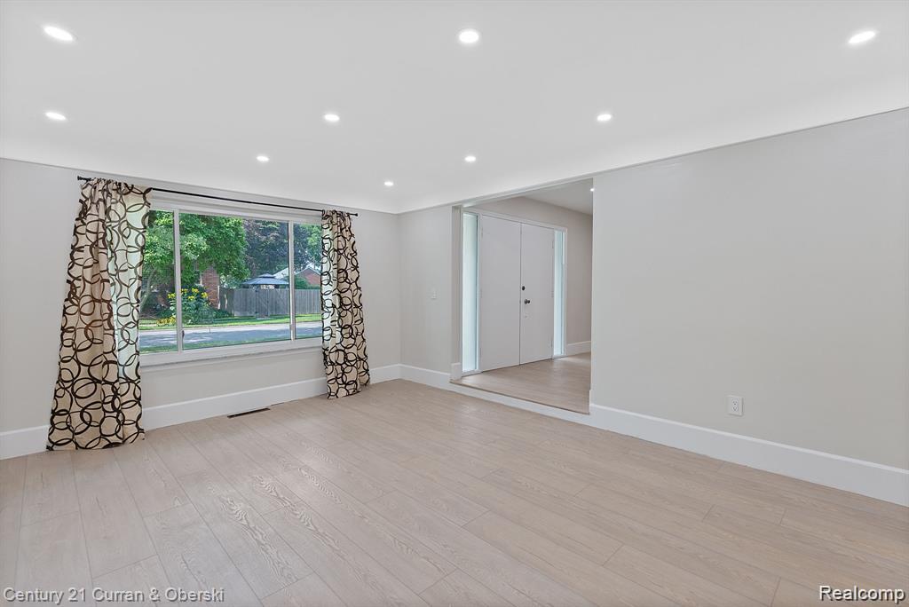 1386 Three Mile Drive