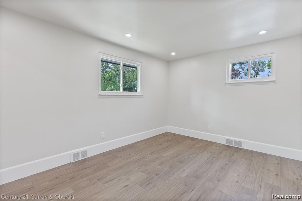 1386 Three Mile Drive