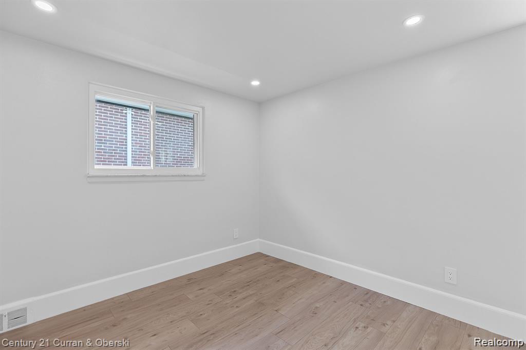 1386 Three Mile Drive