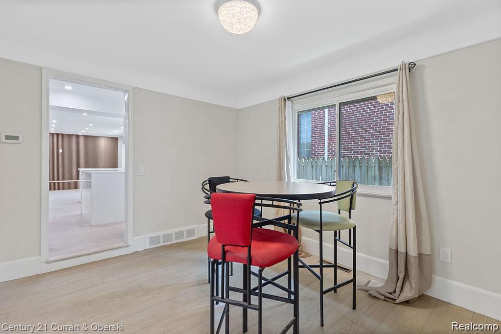 1386 Three Mile Drive