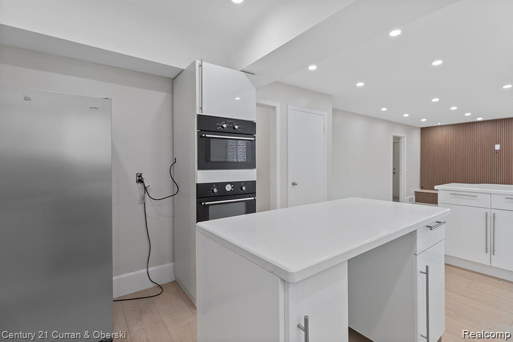 1386 Three Mile Drive