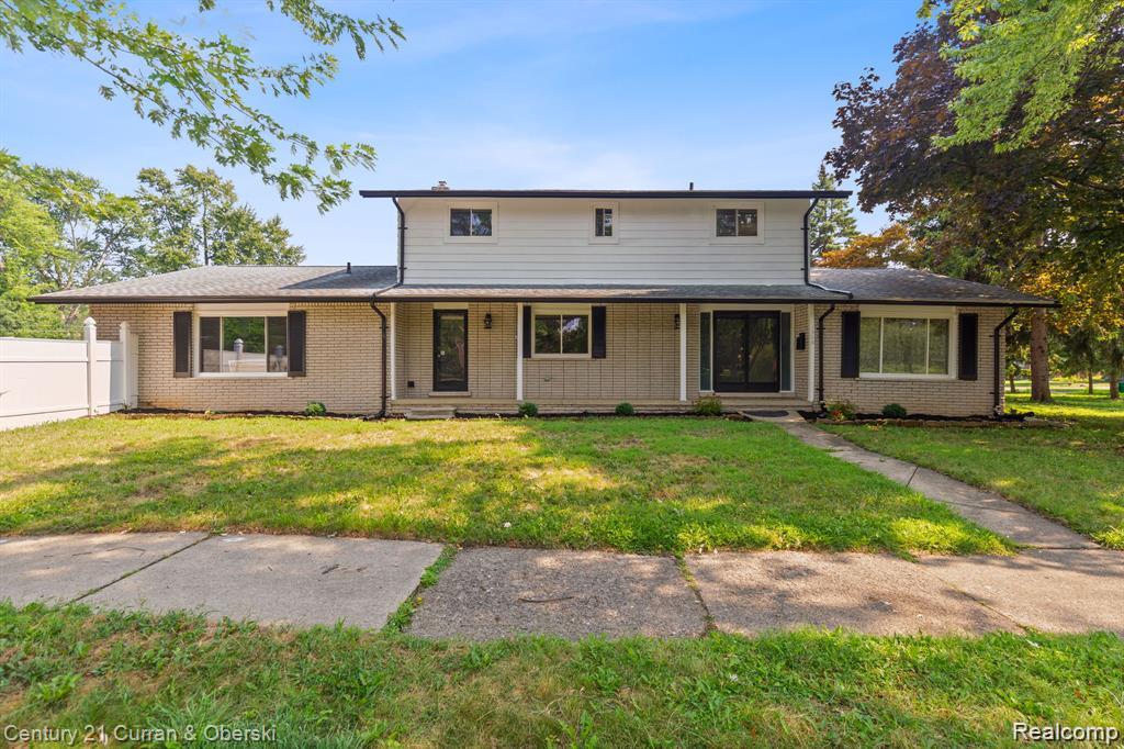 1386 Three Mile Drive