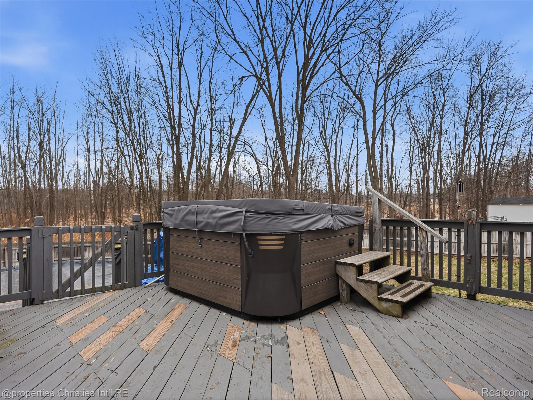 517 Cove View Drive