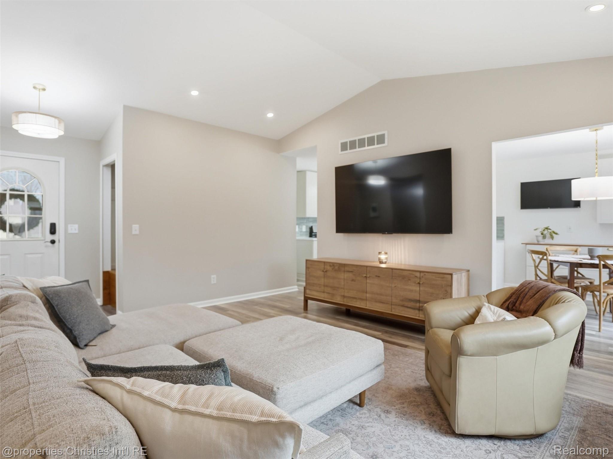 517 Cove View Drive