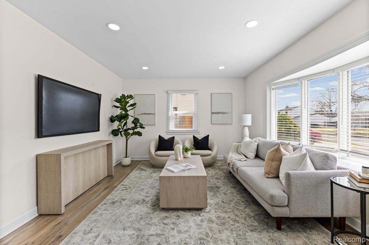 34948 Richard Street