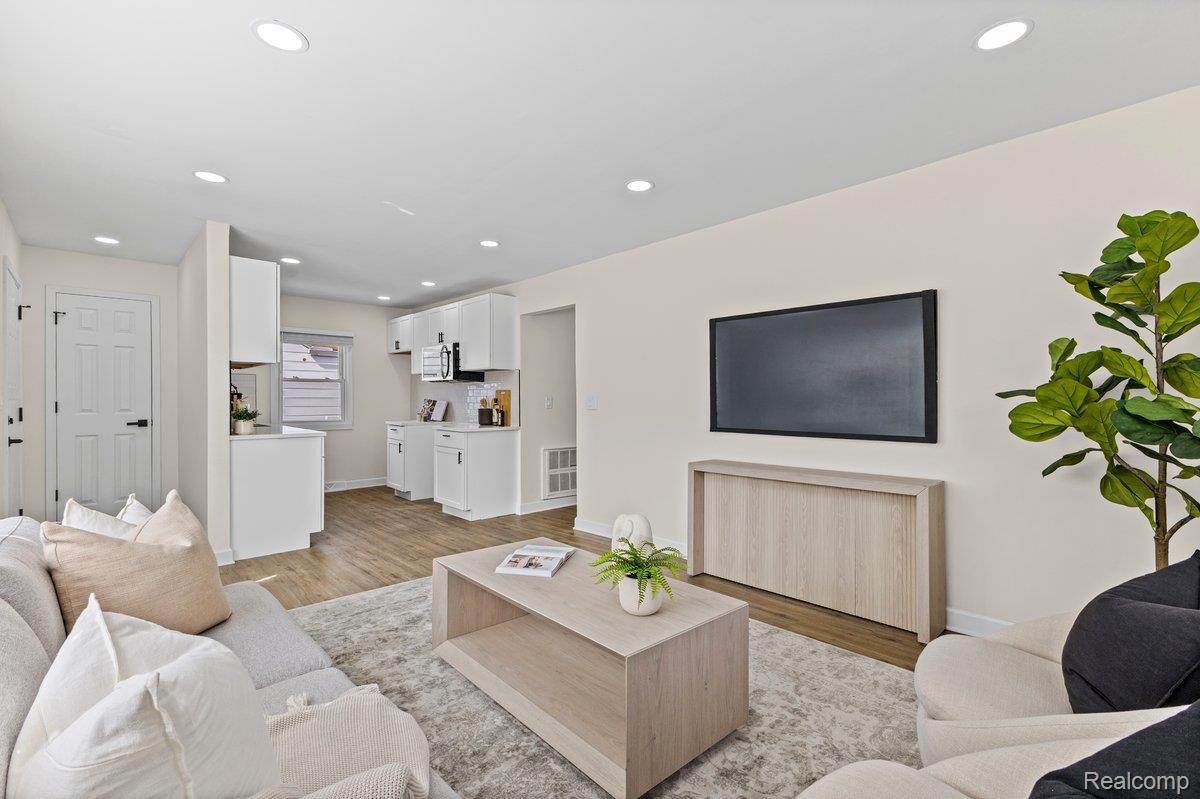 34948 Richard Street