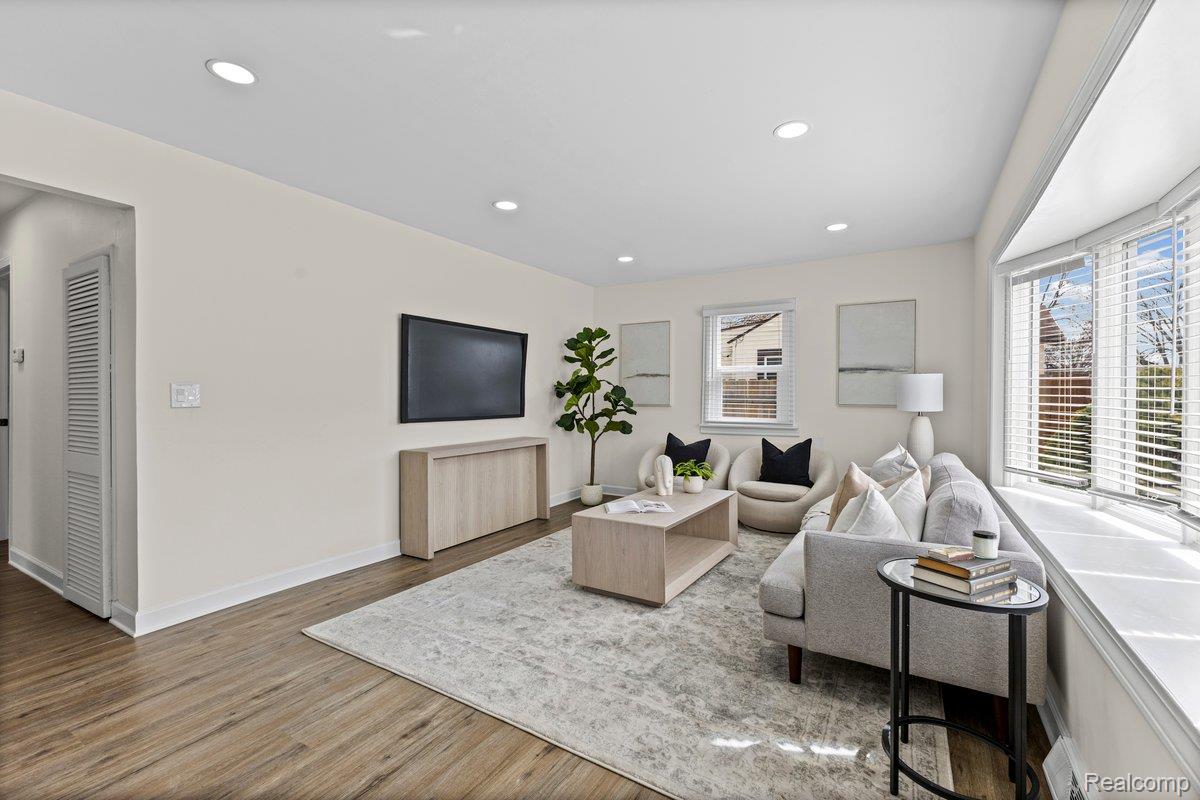 34948 Richard Street