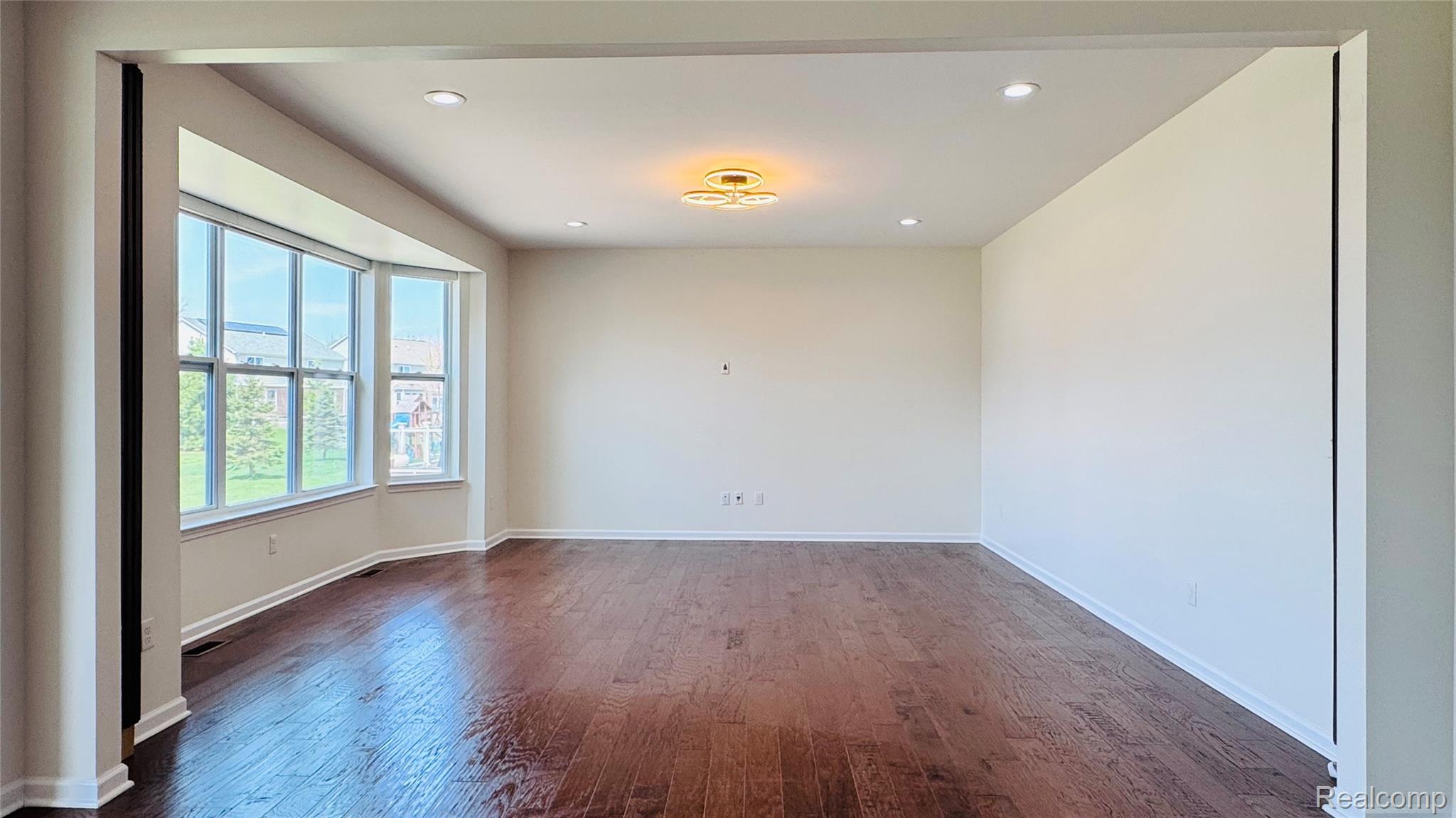 912 Petersburg Drive