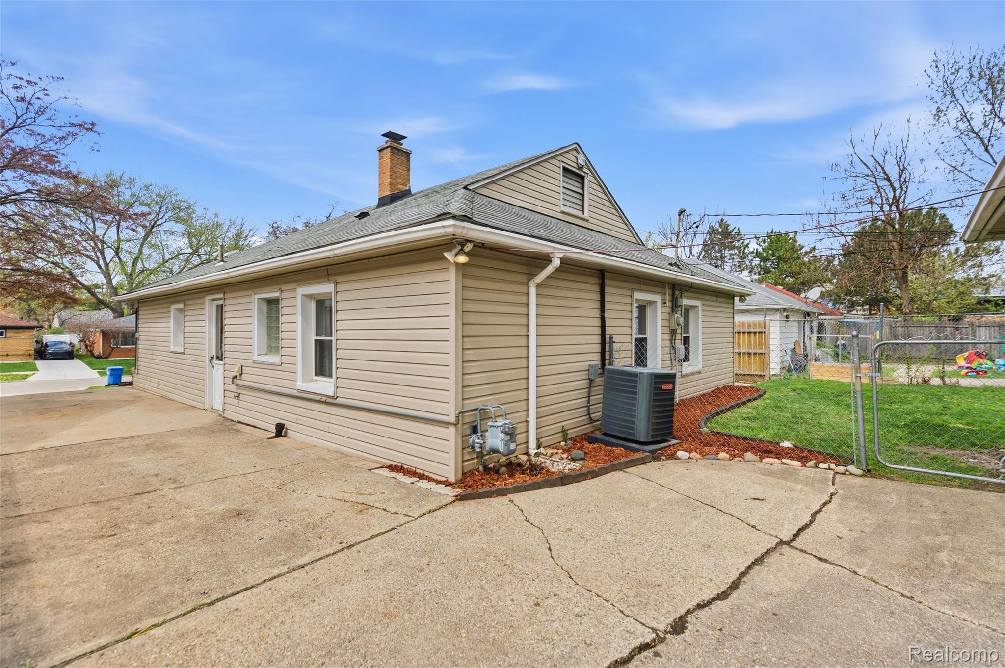 7466 Fenton Street