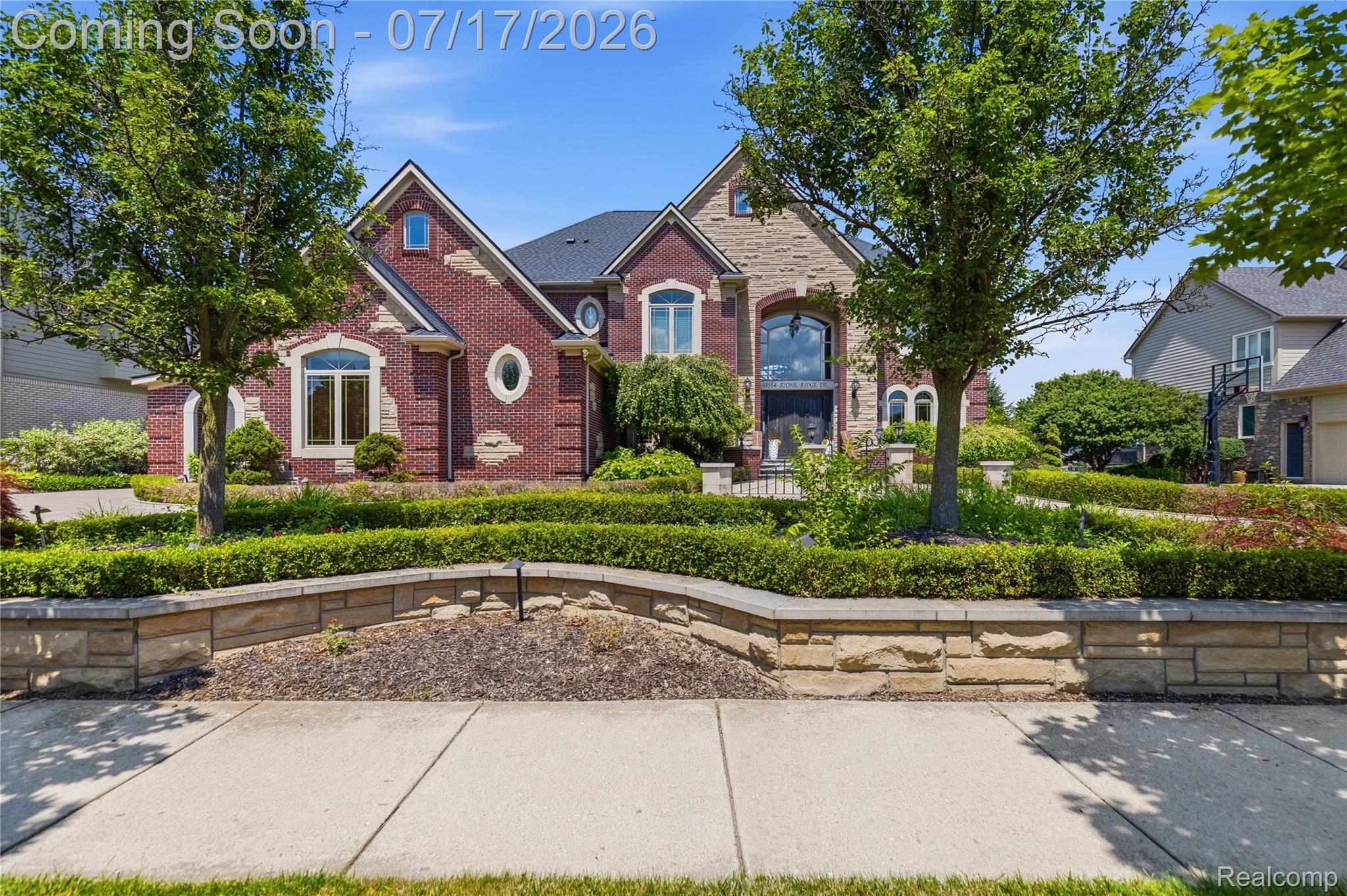 48554 STONERIDGE Drive