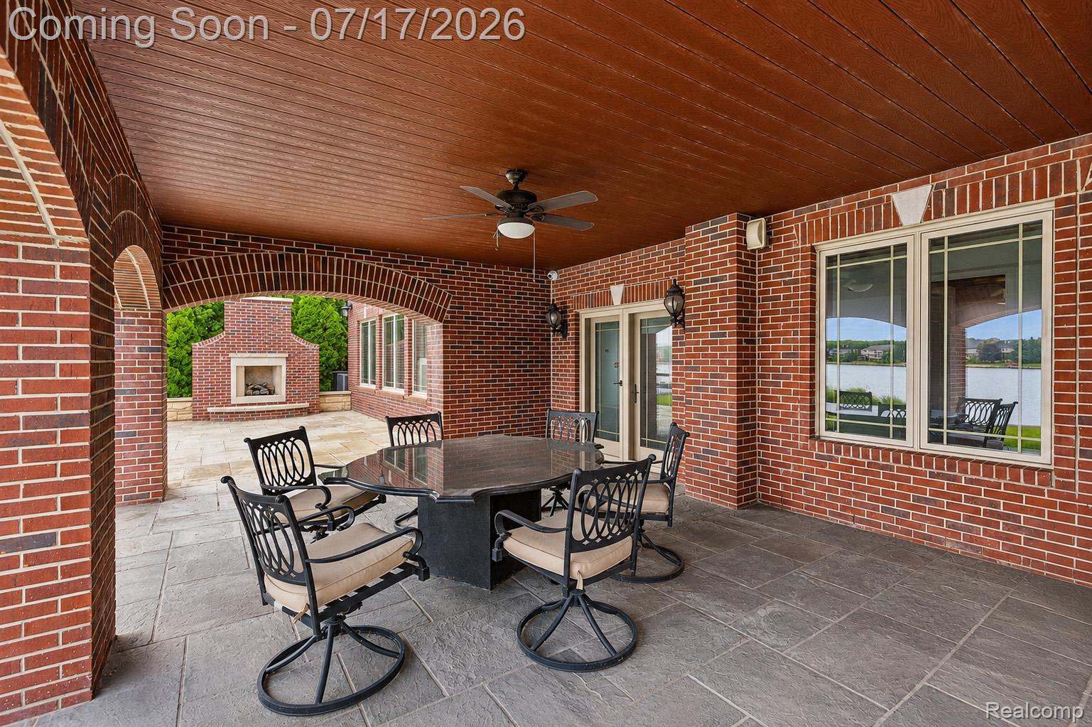 48554 STONERIDGE Drive