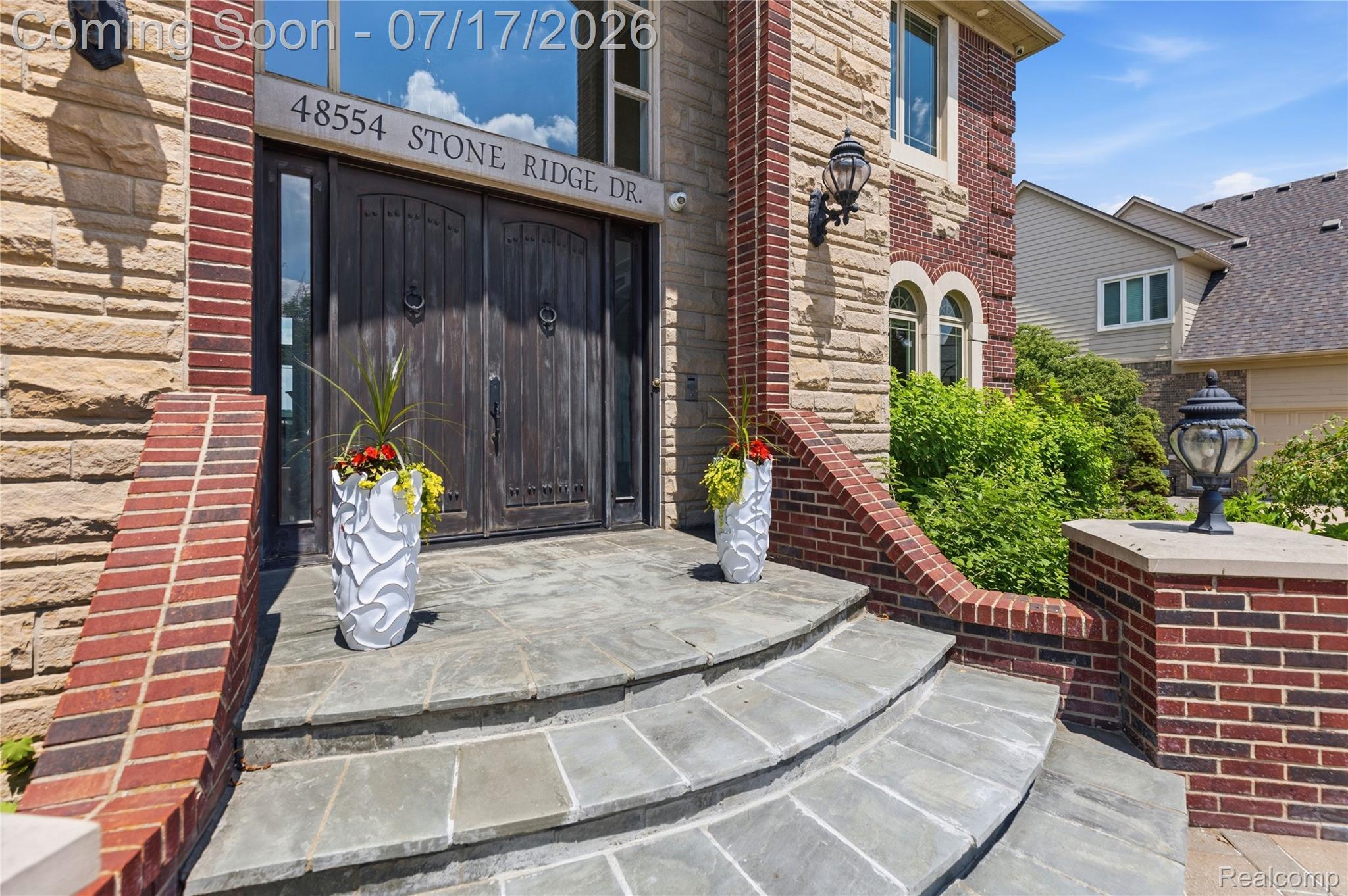 48554 STONERIDGE Drive