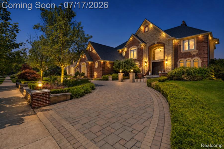 48554 STONERIDGE Drive