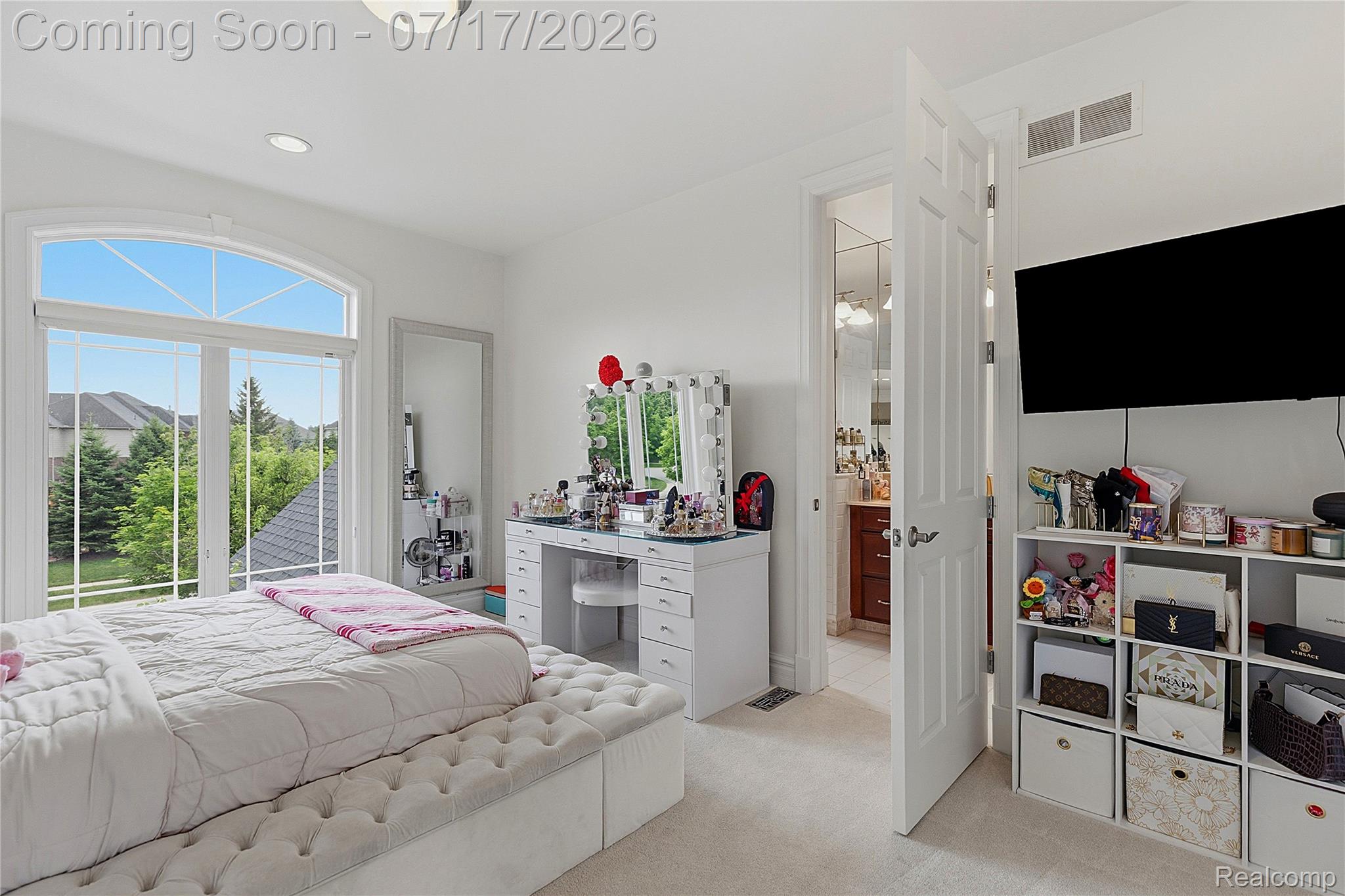 48554 STONERIDGE Drive
