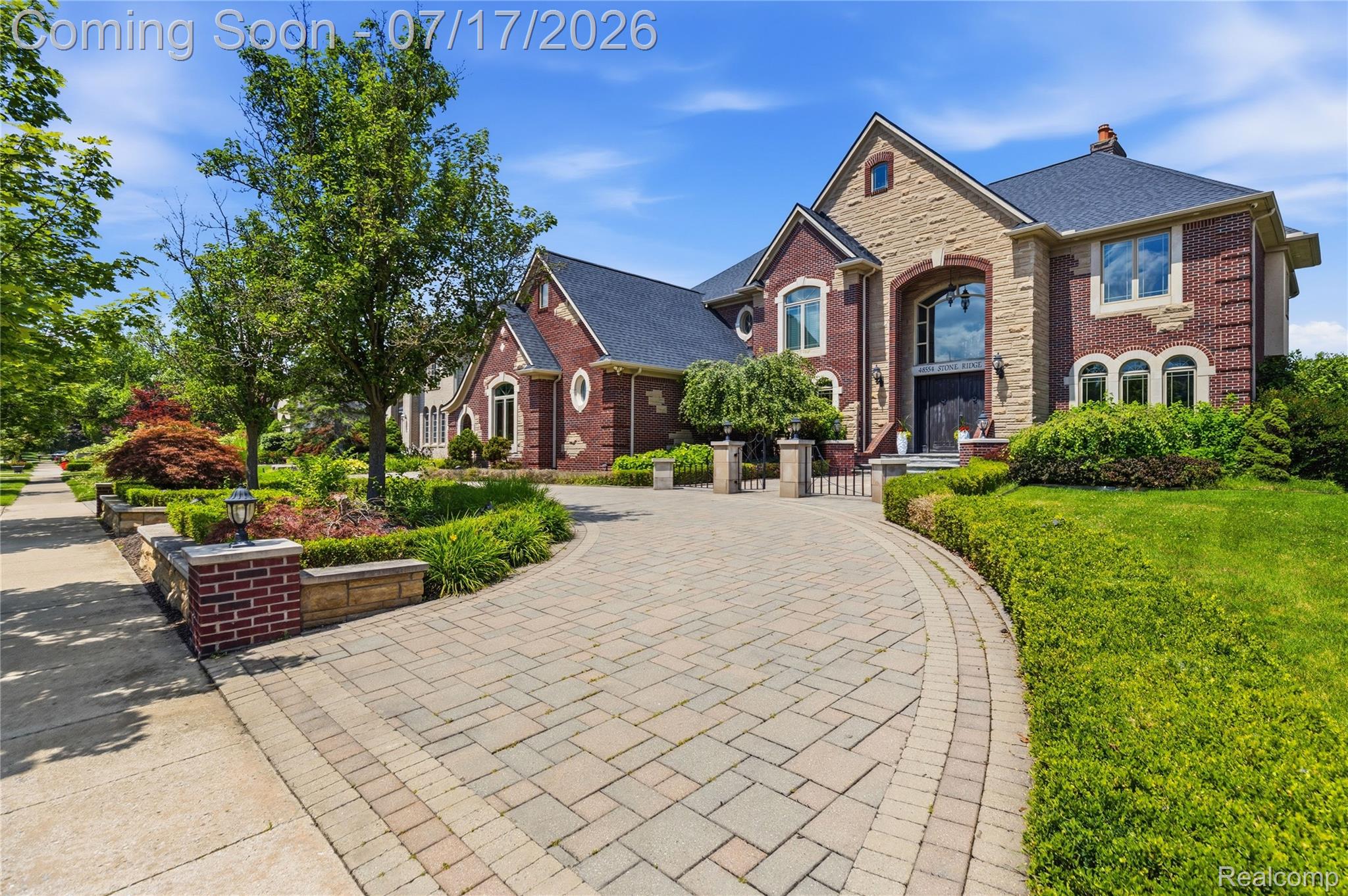 48554 STONERIDGE Drive