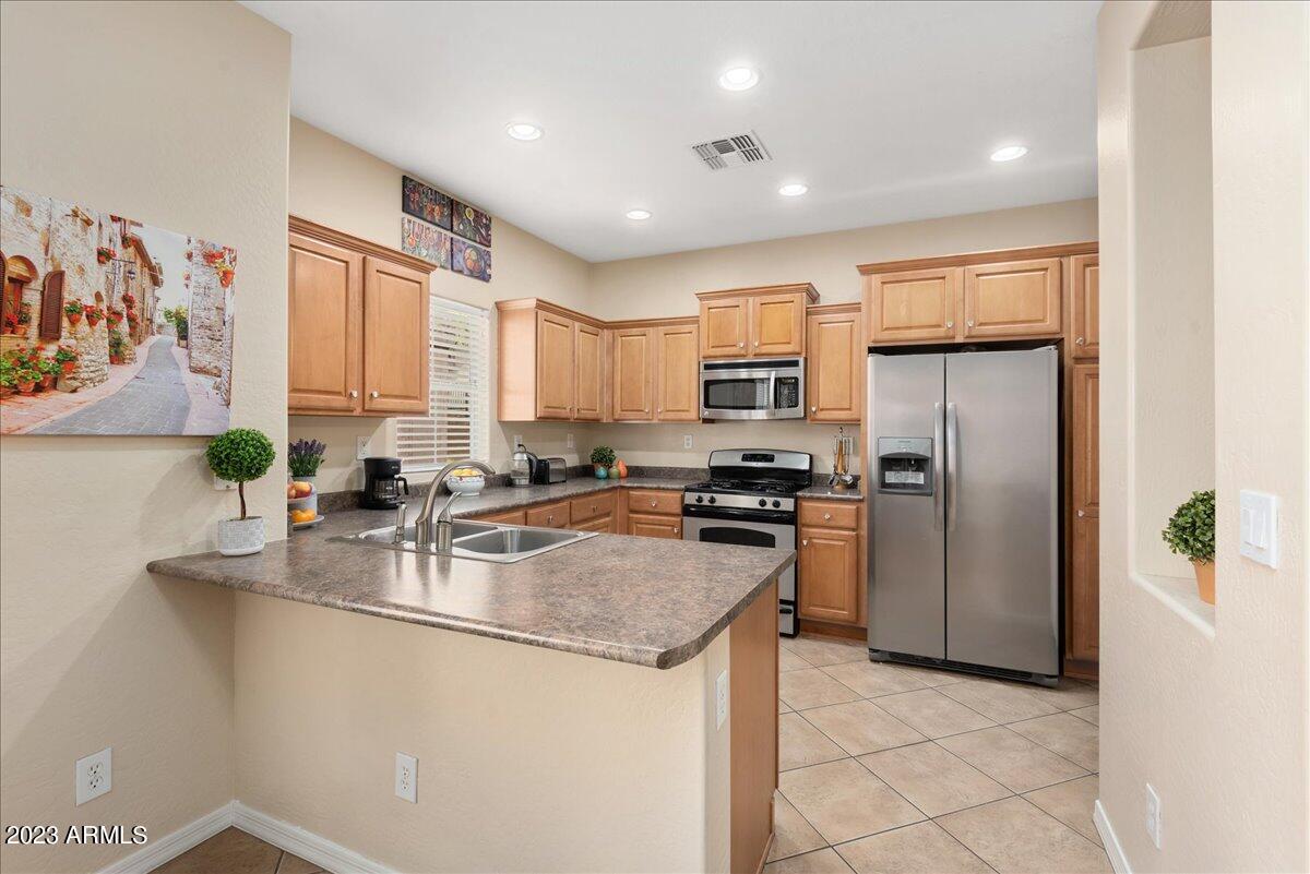 3668 W MUIRFIELD Court