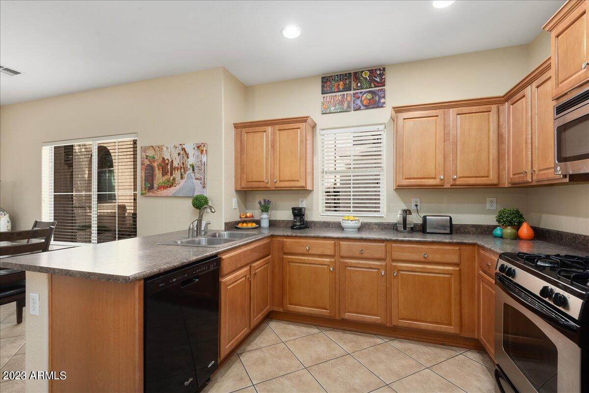 3668 W MUIRFIELD Court