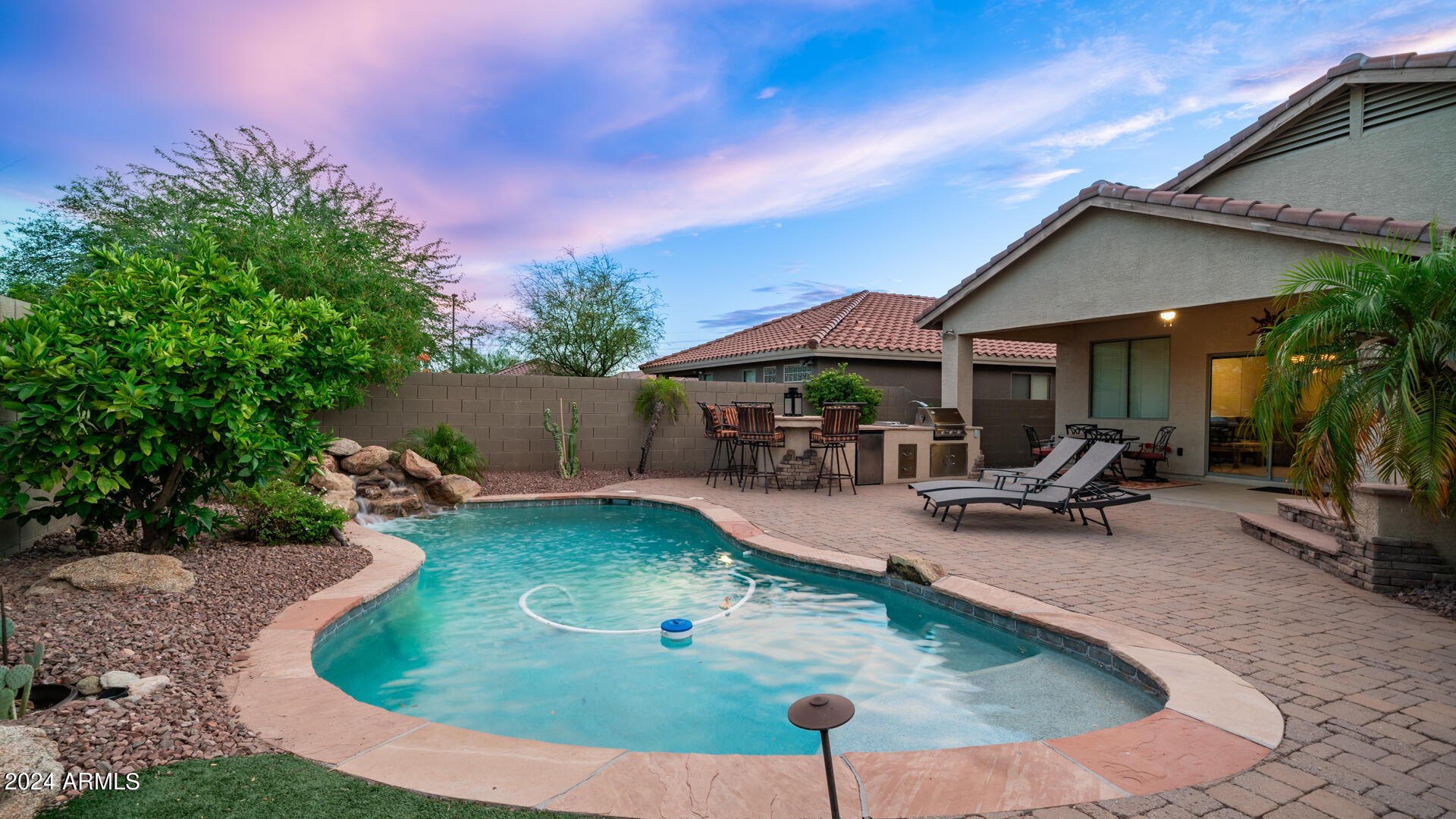 43215 N HEAVENLY Way