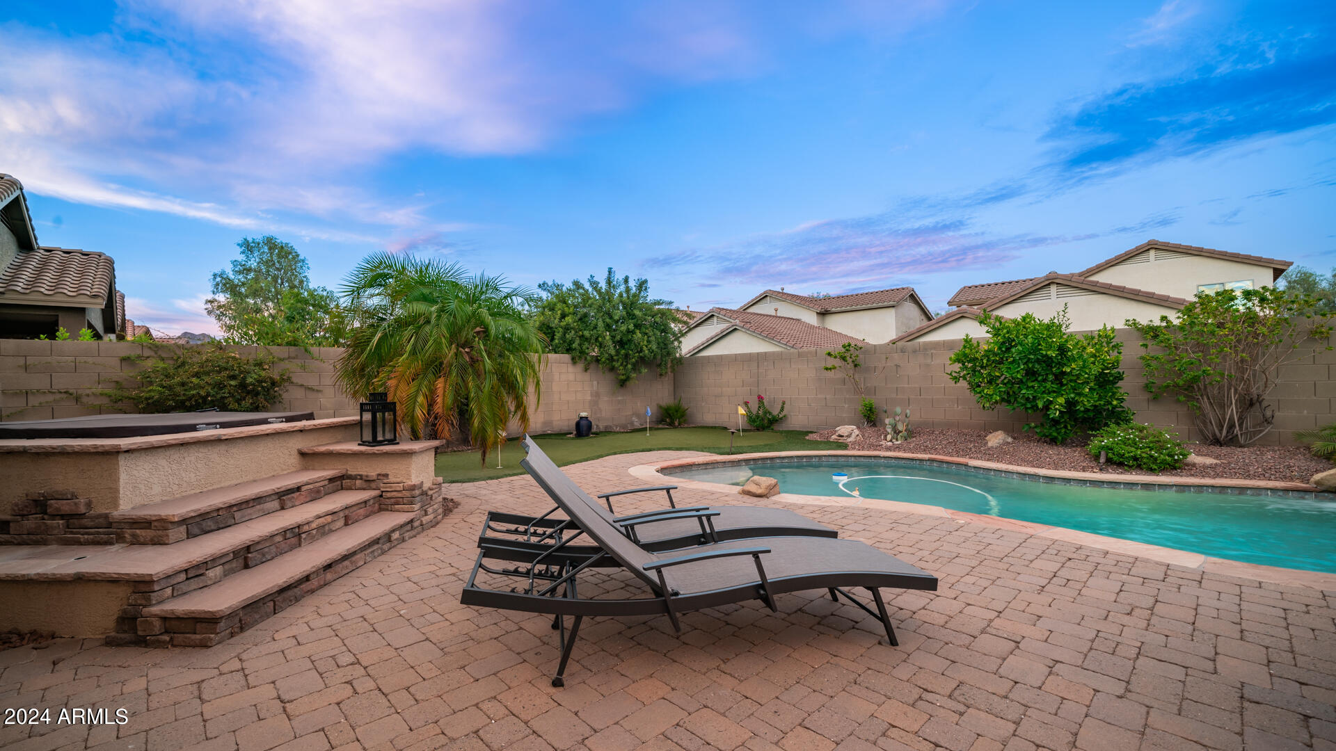 43215 N HEAVENLY Way