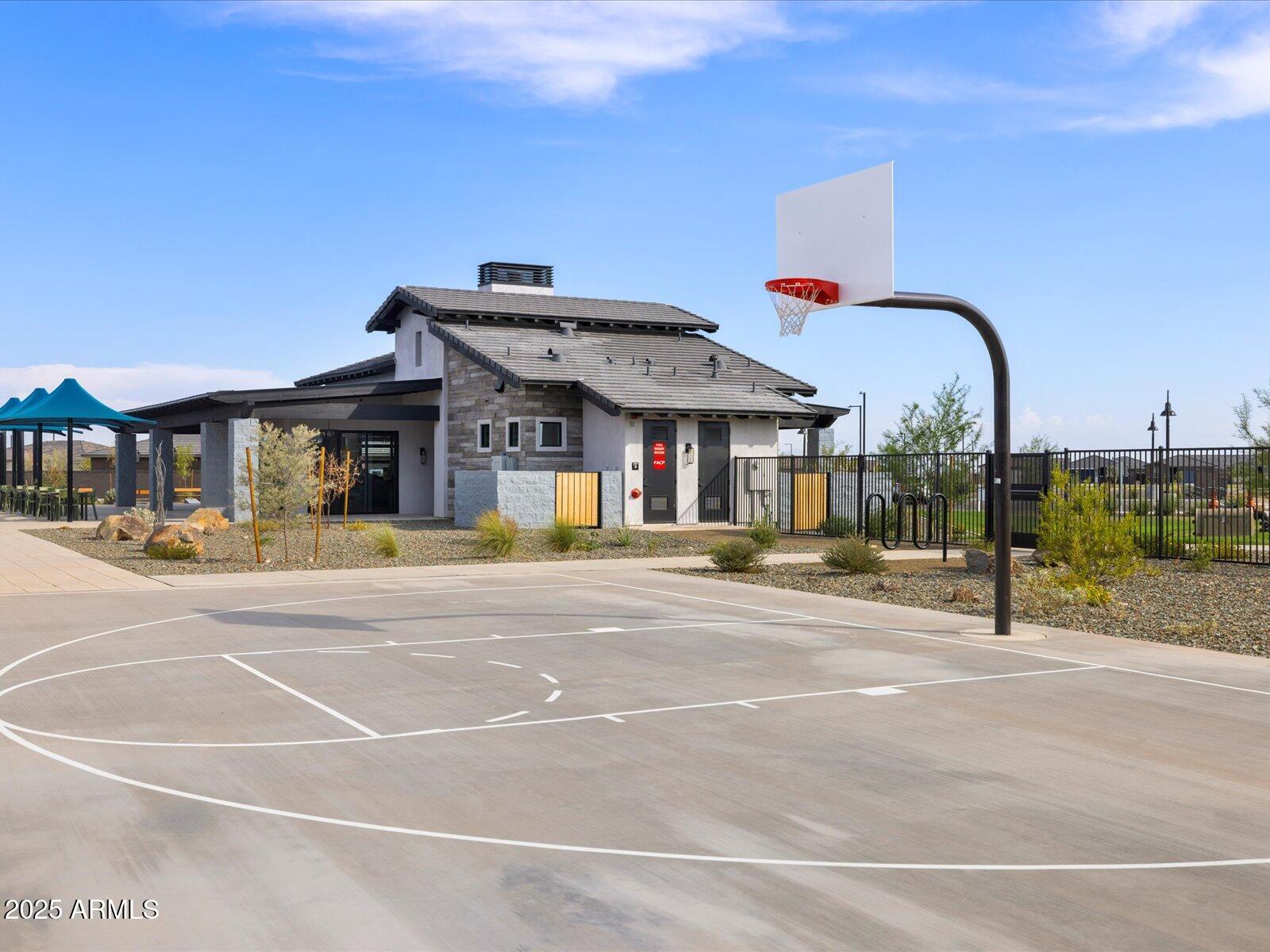 16084 W PRICKLY PEAR Trail