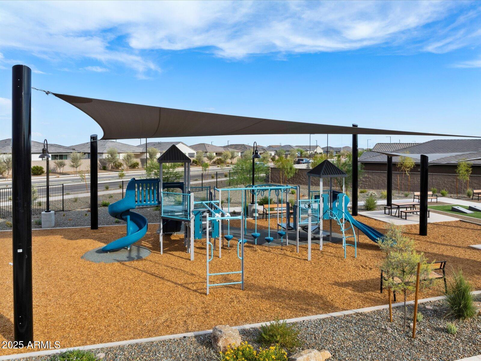 16084 W PRICKLY PEAR Trail