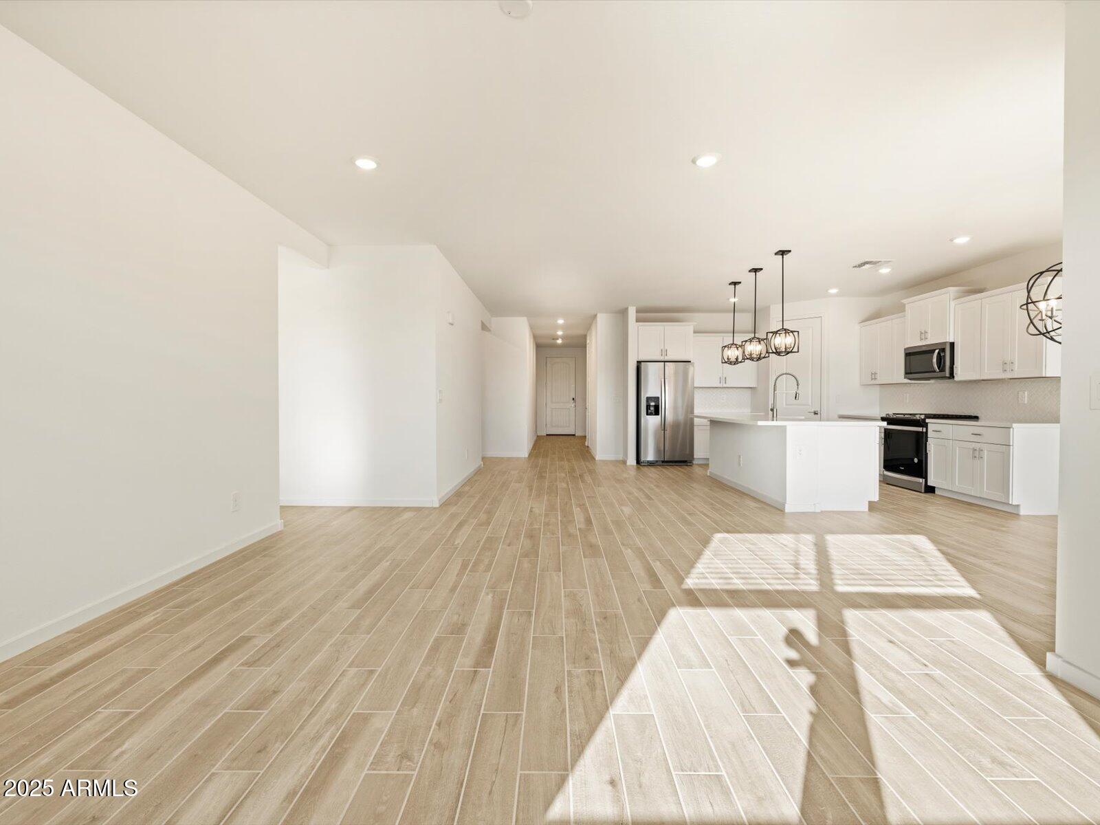 16084 W PRICKLY PEAR Trail
