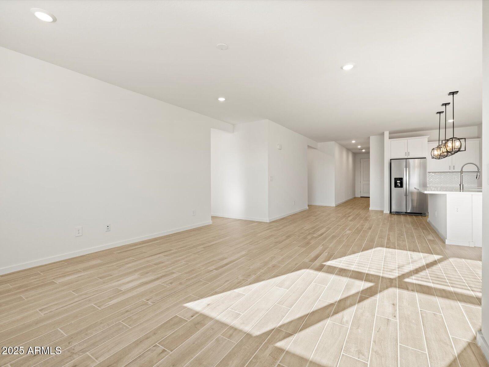 16084 W PRICKLY PEAR Trail