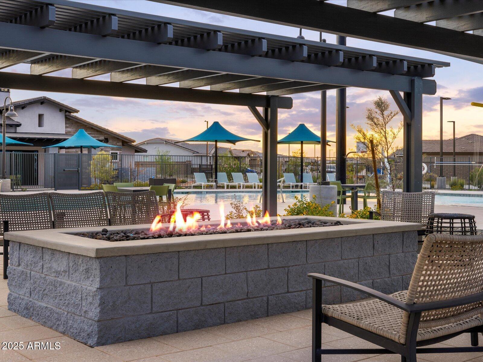 16084 W PRICKLY PEAR Trail
