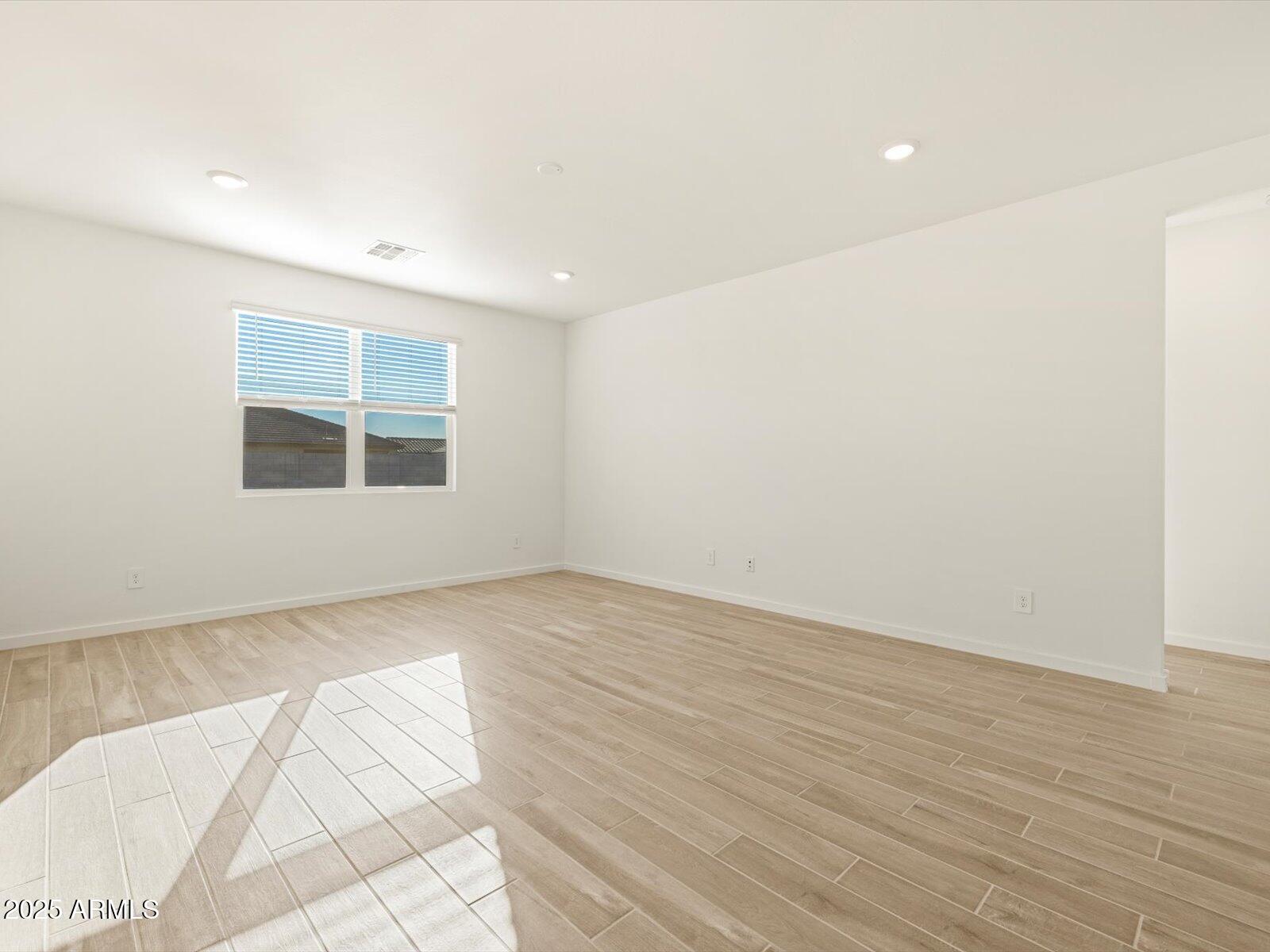 16084 W PRICKLY PEAR Trail